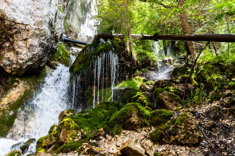 Lacul Ochiul Beiului și Lacul Scropoasa, două comori de smarald ale României