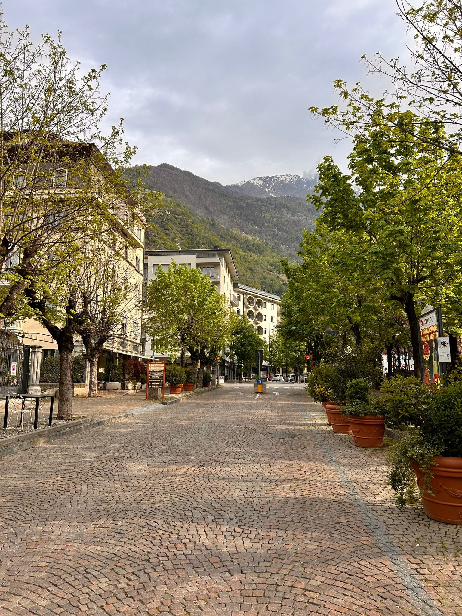 Cel mai frumos traseu din lume cu Bernina Express din Italia în Elveția!