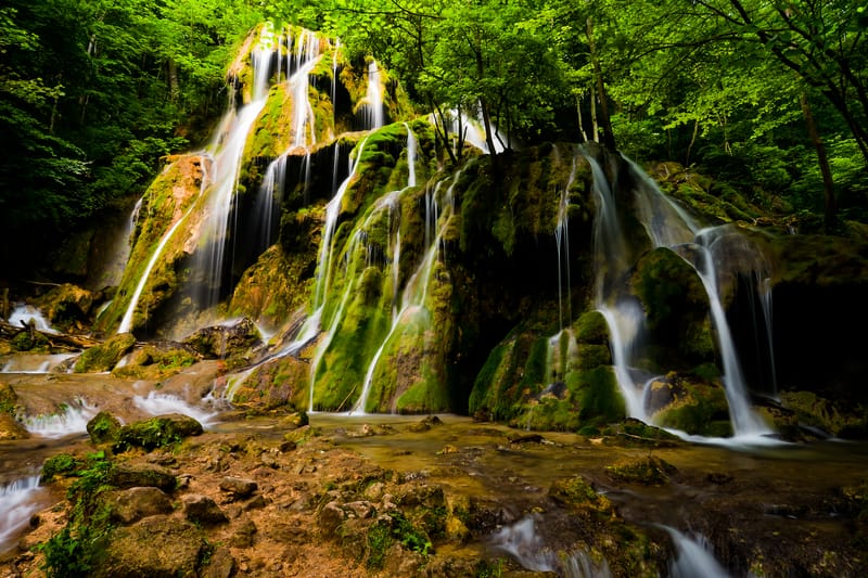 Lacul Ochiul Beiului și Lacul Scropoasa, două comori de smarald ale României