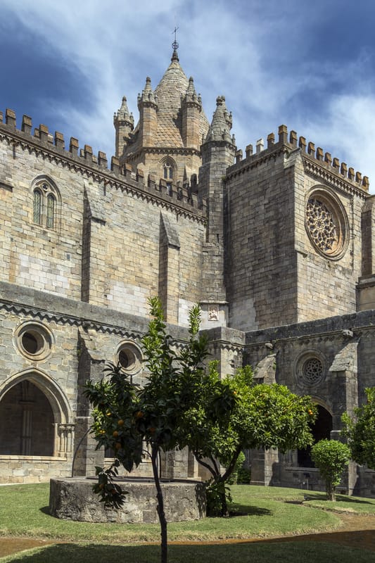 Descopera Évora - Orasul Antic Portughez l Ce sa vizitezi