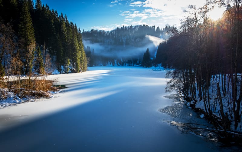 Lacul Ochiul Beiului și Lacul Scropoasa, două comori de smarald ale României