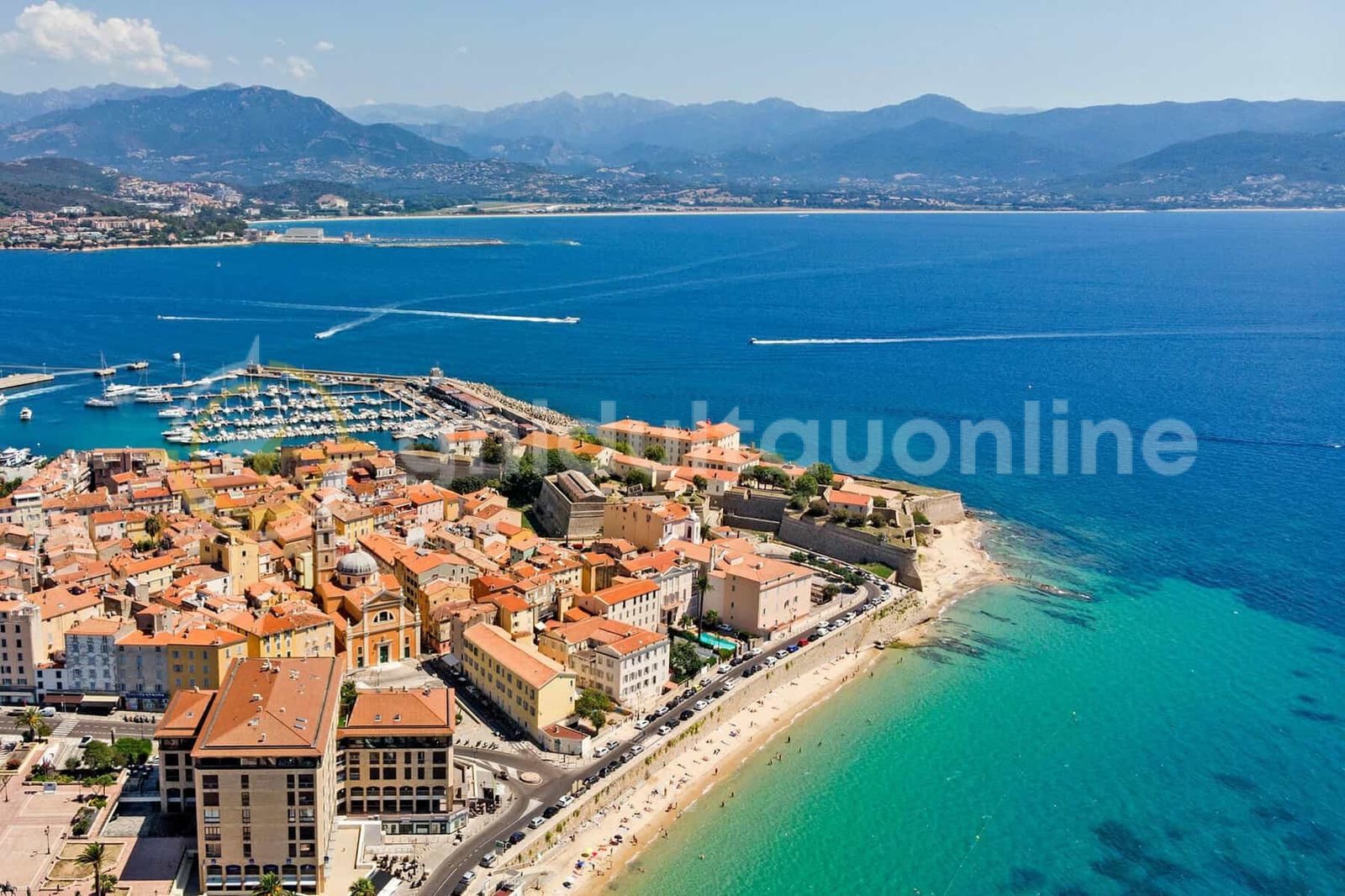 Vacanță pe Insula Corsica - 3 orașe în 3 zile!