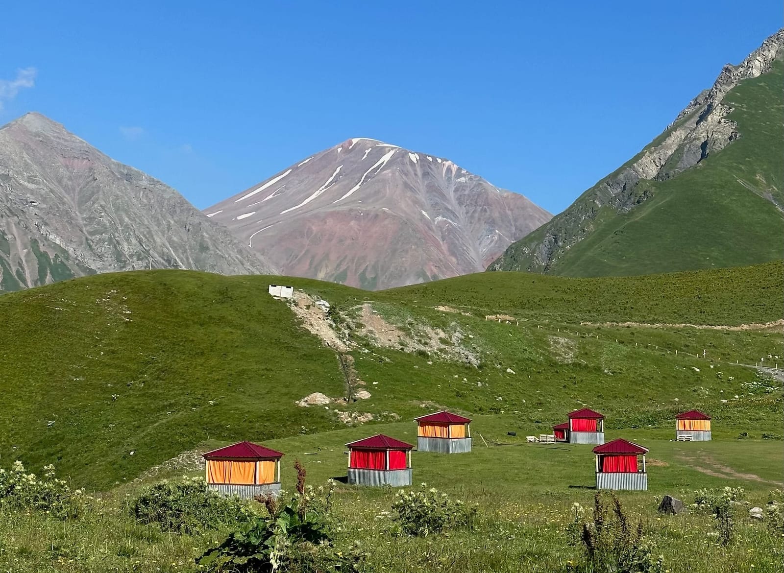 Georgia: 21 Zile de Aventură cu Mașina din România în Kazbegi