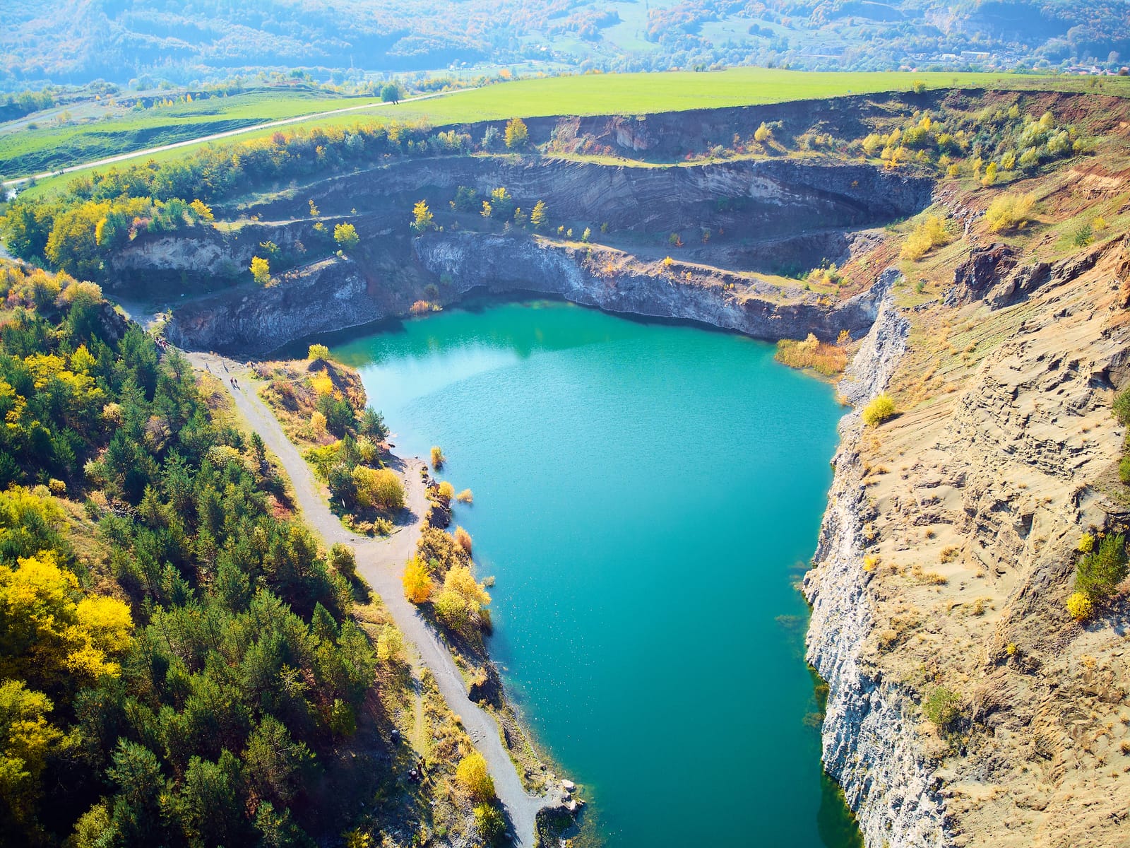 Vulcanul Racoș și Lacul de Smarald! Ghid și activități în zonă